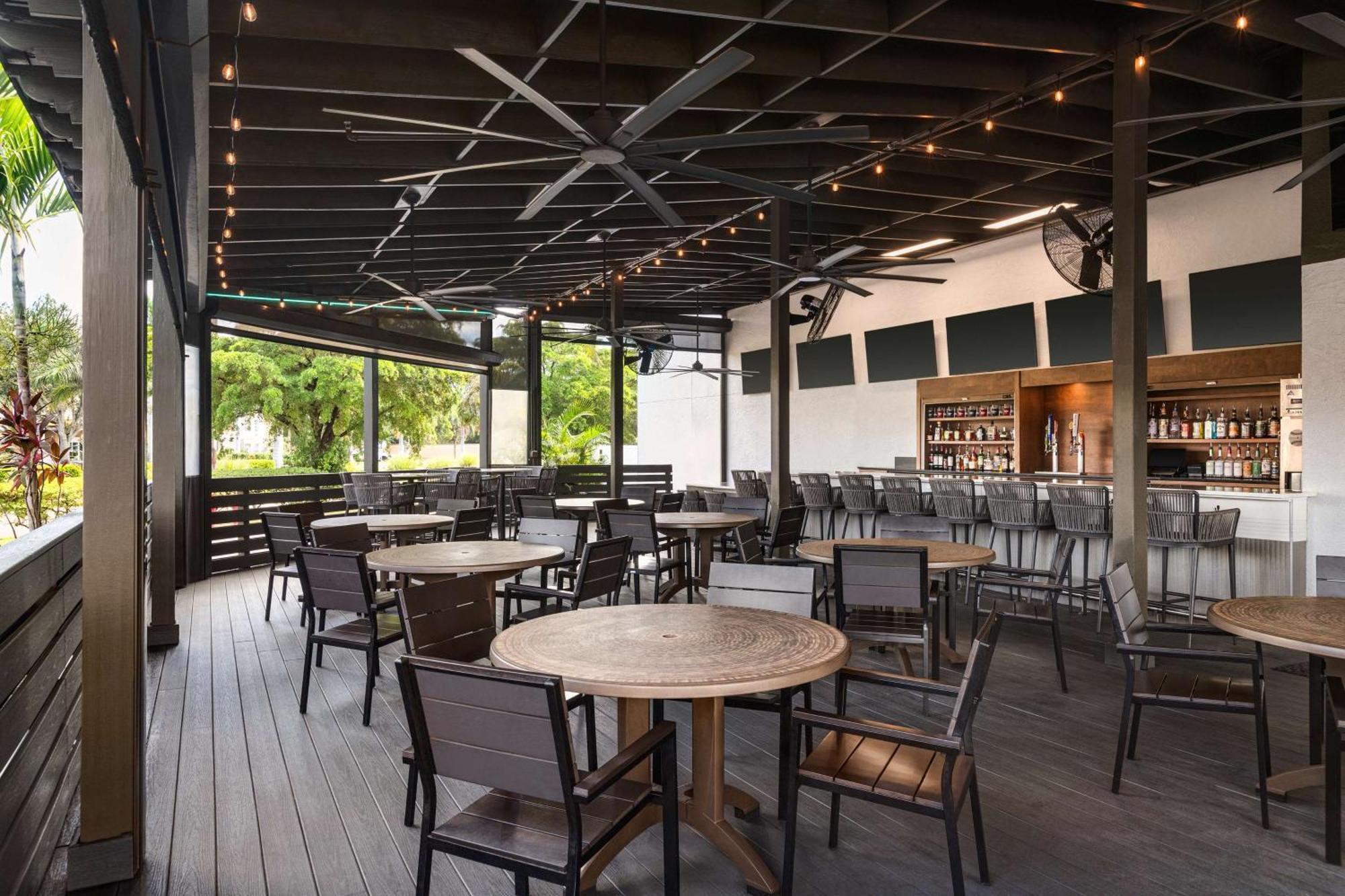 Doubletree By Hilton Fort Myers At Bell Tower Shops Luaran gambar